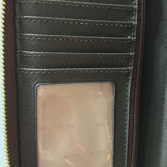 Michael Kors wristlet - Picture 6 of 9